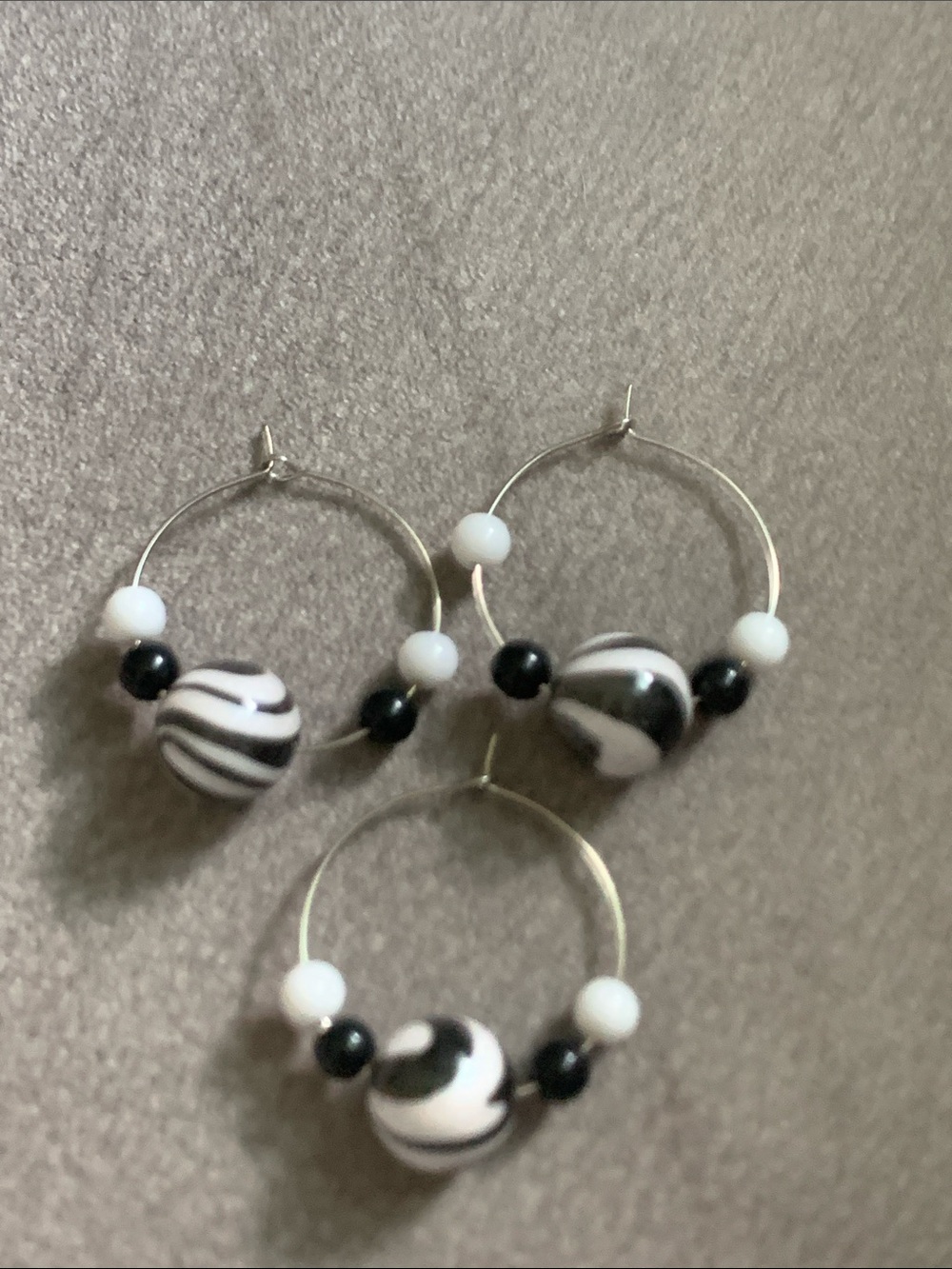 Black & White Beaded Hoop Wine Charms